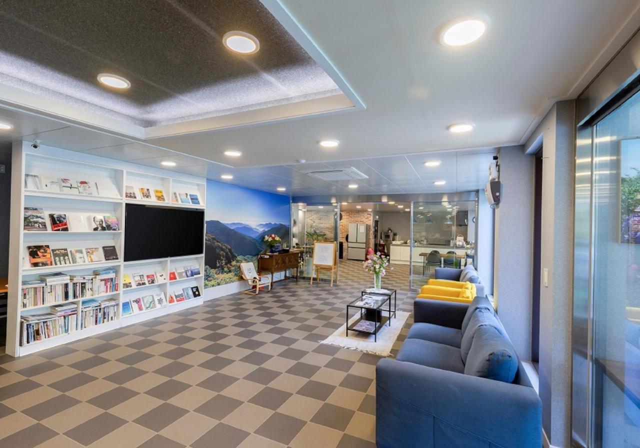 Отель Camp Jirisan Parkview Gurye Экстерьер фото