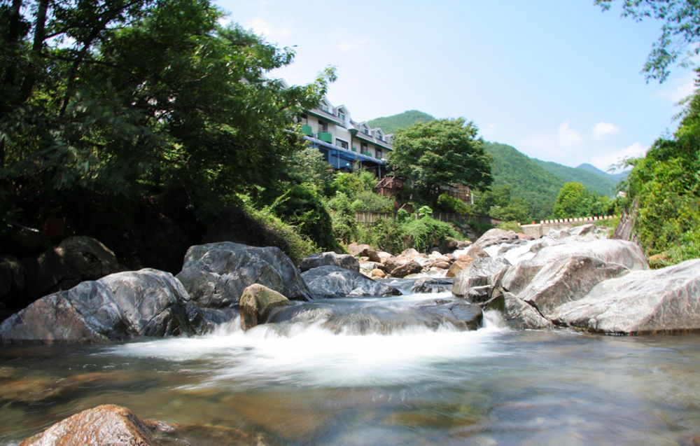 Отель Camp Jirisan Parkview Gurye Экстерьер фото